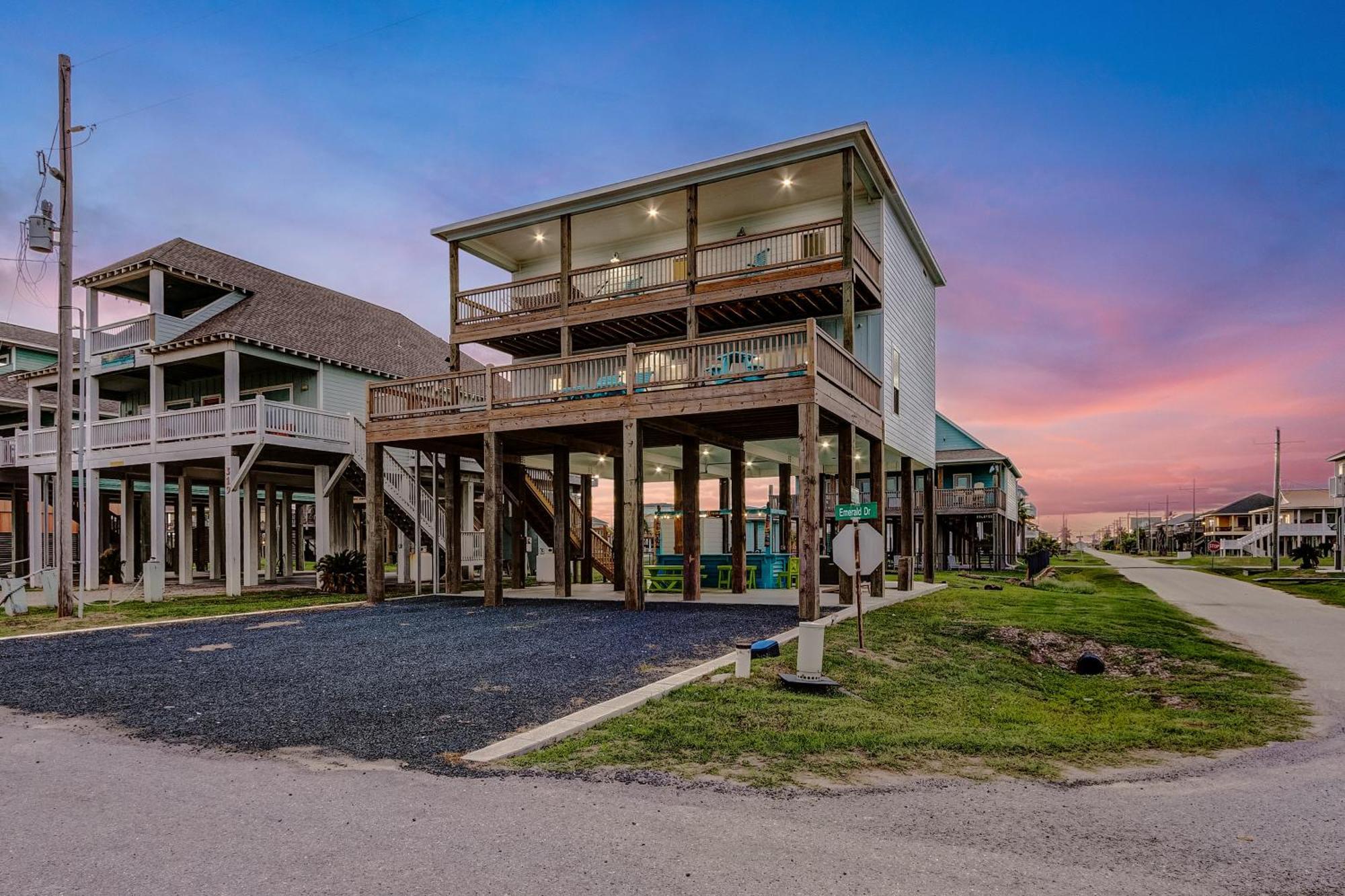 Beachfront - Hot Tub - Bbq - 14 Guests Bolivar Peninsula ภายนอก รูปภาพ